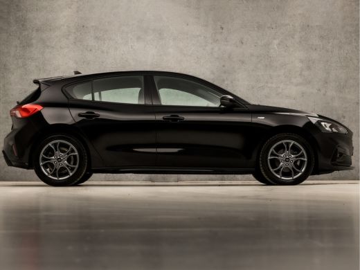 Ford Focus 1.0 EcoBoost ST Line Sport (APPLE CARPLAY, BLACK PAKKET, NAVIGATIE, SPORTSTOELEN, RODE STIKSELS, ... ActivLease financial lease