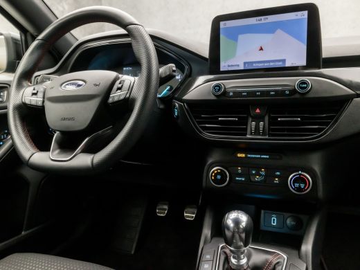 Ford Focus 1.0 EcoBoost ST Line Sport (APPLE CARPLAY, BLACK PAKKET, NAVIGATIE, SPORTSTOELEN, RODE STIKSELS, ... ActivLease financial lease