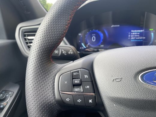 Ford Kuga 2.5 225PK PLUG-IN HYBRIDE ST-Line | STOEL STUUR EN VOORRUITVERWARMING| CAMERA| DAB| NAVIGATIE| CL... ActivLease financial lease