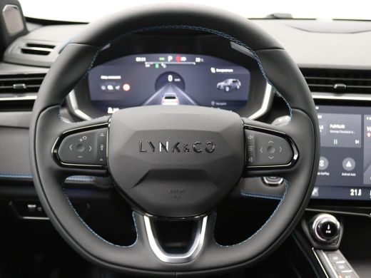Lynk & Co 01 Plug-in Hybride 261PK AUT Panoramadak, 360 gr. camera, stoelverwarming, keyless, trekhaak, elek. ... ActivLease financial lease