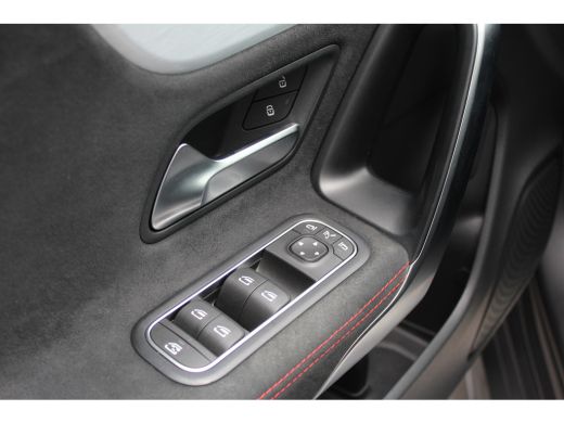Mercedes-Benz CLA Shooting Brake CLA SHOOTING BRAKE 180 BUSINESS SOLUTION AMG AUTOMAAT / NAVI / LEDER / CLIMA / FUL... ActivLease financial lease