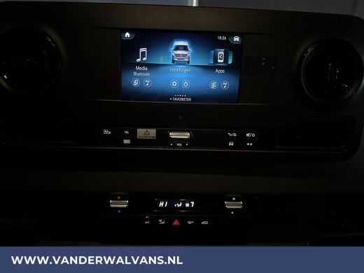 Mercedes-Benz Sprinter 314 CDI Bakwagen Laadklep Zijdeur 1020kg Laadvermogen Euro6 Airco | Camera | Apple Carplay, Andro... ActivLease financial lease