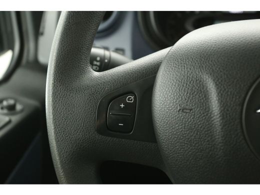 Opel Vivaro 1.6 CDTI L2H1 Airco Cruise Navigatie PDC 3 Persoons LED Elektrpakket Trekhaak ActivLease financial lease