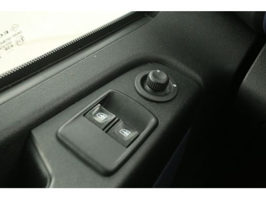 Opel Vivaro 1.6 CDTI L2H1 Airco Cruise Navigatie PDC 3 Persoons LED Elektrpakket Trekhaak ActivLease financial lease