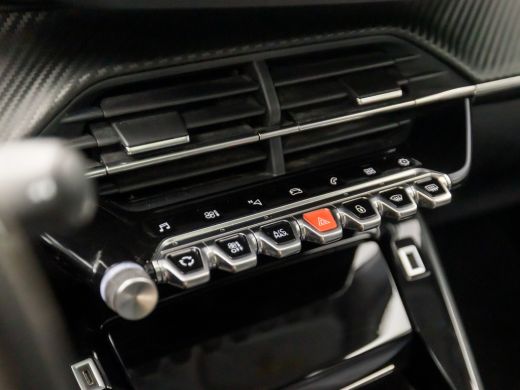 Peugeot 2008 1.2 PureTech GT-line (PANORAMADAK, VIRTUAL COCKPIT, APPLE CARPLAY, GROOT NAVI, CAMERA, TREKHAAK, ... ActivLease financial lease