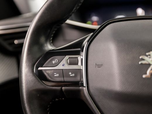 Peugeot 2008 1.2 PureTech GT-line (PANORAMADAK, VIRTUAL COCKPIT, APPLE CARPLAY, GROOT NAVI, CAMERA, TREKHAAK, ... ActivLease financial lease