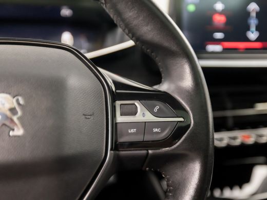 Peugeot 2008 1.2 PureTech GT-line (PANORAMADAK, VIRTUAL COCKPIT, APPLE CARPLAY, GROOT NAVI, CAMERA, TREKHAAK, ... ActivLease financial lease