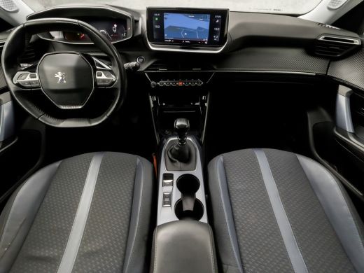 Peugeot 2008 1.2 PureTech GT-line (PANORAMADAK, VIRTUAL COCKPIT, APPLE CARPLAY, GROOT NAVI, CAMERA, TREKHAAK, ... ActivLease financial lease