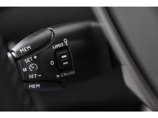 Peugeot 2008 Active *1ste Eigenaar*Navigatie*Parkassist*Carplay* ActivLease financial lease