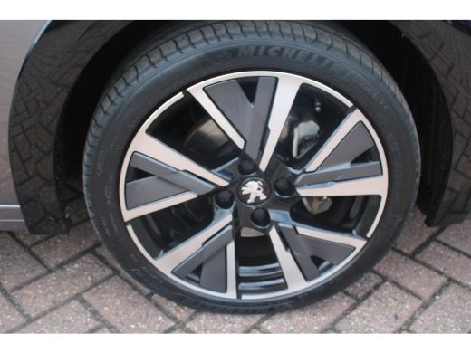 Peugeot 208 1.2 PureTech GT | Automaat | Navigatie | Camera | Panoramadak | Adaptieve cruise | Full LED | ActivLease financial lease