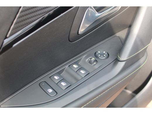 Peugeot 208 1.2 PureTech GT | Automaat | Navigatie | Camera | Panoramadak | Adaptieve cruise | Full LED | ActivLease financial lease