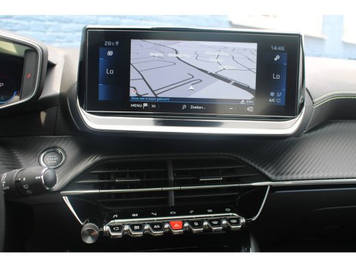 Peugeot 208 1.2 PureTech GT | Automaat | Navigatie | Camera | Panoramadak | Adaptieve cruise | Full LED | ActivLease financial lease