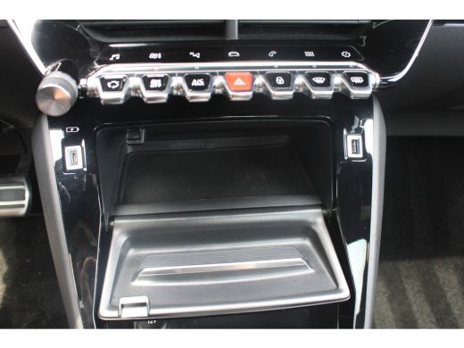 Peugeot 208 1.2 PureTech GT | Automaat | Navigatie | Camera | Panoramadak | Adaptieve cruise | Full LED | ActivLease financial lease