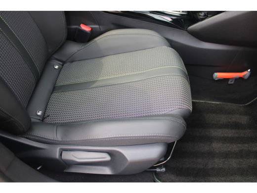 Peugeot 208 1.2 PureTech GT | Automaat | Navigatie | Camera | Panoramadak | Adaptieve cruise | Full LED | ActivLease financial lease