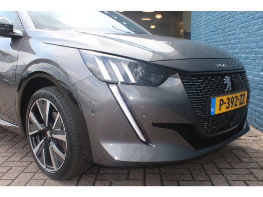 Peugeot 208 1.2 PureTech GT | Automaat | Navigatie | Camera | Panoramadak | Adaptieve cruise | Full LED | ActivLease financial lease