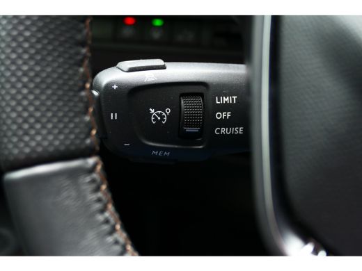 Peugeot 3008 1.2 PURETECH 130PK GT AUTOMAAT / NAVI / CLIMA / PDC / 18" LMV / CAMERA / ELEKTR. ACHTERKLEP / KEY... ActivLease financial lease