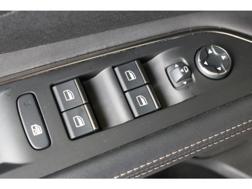 Peugeot 3008 1.6 HYbrid 225 GT Pack Business | Black Pack | Navi | Adaptive Cruise | Trekhaak | Camera V+A | P... ActivLease financial lease