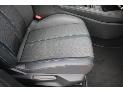 Peugeot 308 1.2 PureTech Allure Pack Business | Navigatie | Camera | Apple carplay | All season | Keyless | 1... ActivLease financial lease