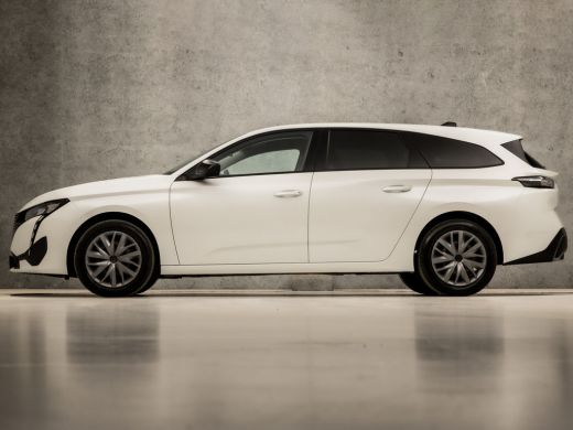 Peugeot 308 SW 1.2 PureTech Sport (APPLE CARPLAY, GROOT NAVIGATIE, STOELVERWARMING, KEYLESS START, LED KOPLAM... ActivLease financial lease