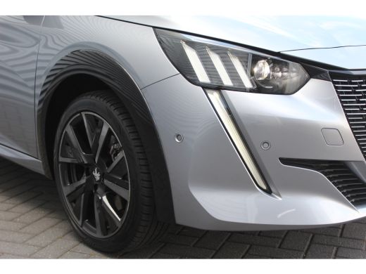 Peugeot e-208 EV 136PK GT PACK AUTOMAAT / NAVI / LEDER / CLIMA / PDC / 17" LMV / CAMERA / KEYLESS / WINTERPAKKE... ActivLease financial lease