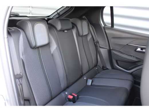 Peugeot e-208 EV 136PK GT PACK AUTOMAAT / NAVI / LEDER / CLIMA / PDC / 17" LMV / CAMERA / KEYLESS / WINTERPAKKE... ActivLease financial lease
