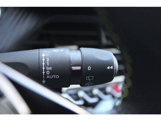 Peugeot e-208 EV 136PK GT PACK AUTOMAAT / NAVI / LEDER / CLIMA / PDC / 17" LMV / CAMERA / KEYLESS / WINTERPAKKE... ActivLease financial lease