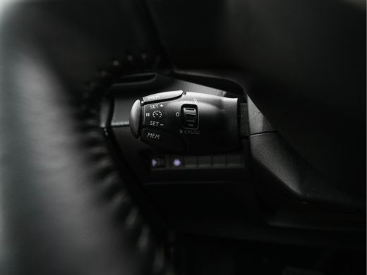 Peugeot e-208 EV Blue Lease Allure 50 kWh (INCL-BTW) *FULL-LED | DIGI-COCKPIT | NAVI-FULLMAP | KEYLESS | CCS-FA... ActivLease financial lease