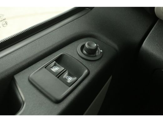 Renault Trafic 1.6 dCi T29 L1H1 Airco Camera Cruise Navigatie PDC 3 Persoons Elektrpakket ActivLease financial lease