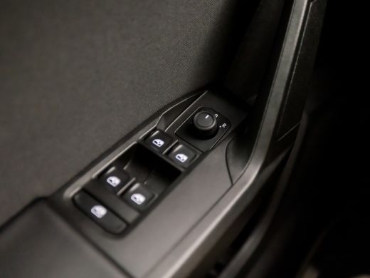 Seat Leon Sportstourer 1.0 TSI Sport (APPLE CARPLAY, CLIMATE, LM VELGEN, CRUISE, SPORTSTOELEN, GETINT GLAS, NIEUWE APK, ... ActivLease financial lease
