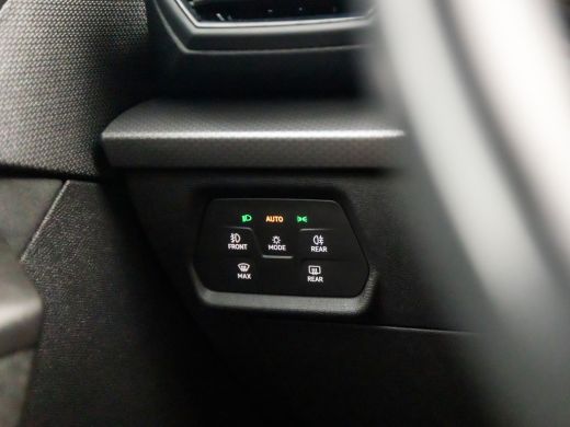 Seat Leon Sportstourer 1.0 TSI Sport (APPLE CARPLAY, CLIMATE, LM VELGEN, CRUISE, SPORTSTOELEN, GETINT GLAS, NIEUWE APK, ... ActivLease financial lease