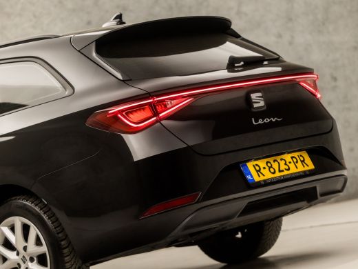 Seat Leon Sportstourer 1.0 TSI Sport (APPLE CARPLAY, CLIMATE, LM VELGEN, CRUISE, SPORTSTOELEN, GETINT GLAS, NIEUWE APK, ... ActivLease financial lease
