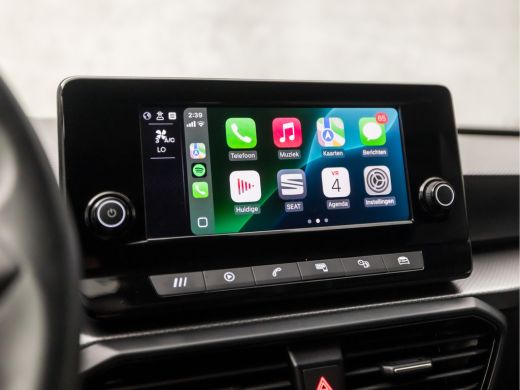 Seat Leon Sportstourer 1.0 TSI Sport (APPLE CARPLAY, CLIMATE, LM VELGEN, CRUISE, SPORTSTOELEN, GETINT GLAS, NIEUWE APK, ... ActivLease financial lease