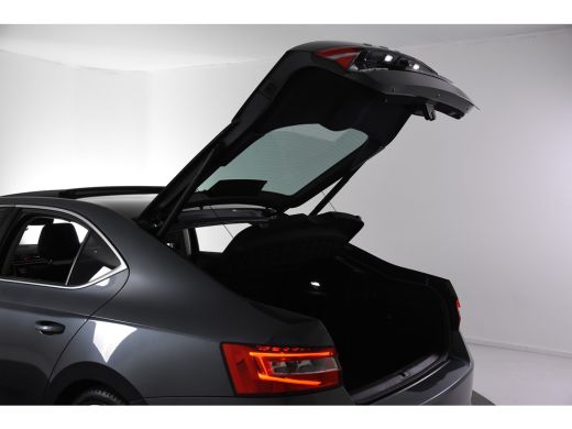 Skoda Superb 1.5 TSI ACT Style DSG *1ste Eigenaar*Navigatie*4x Stoelverwarming* ActivLease financial lease