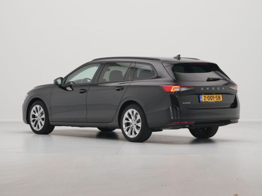 Skoda Superb Combi 1.5 TSI 150pk MHEV First Edition Trekhaak Navigatie Camera Stoelverwarming auto niet beschi... ActivLease financial lease