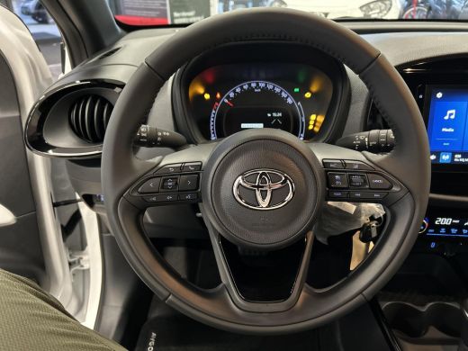 Toyota Aygo 1.0 VVT-i MT Pulse ActivLease financial lease