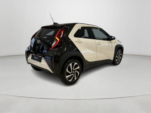 Toyota Aygo 1.0 VVT-i MT Pulse ActivLease financial lease