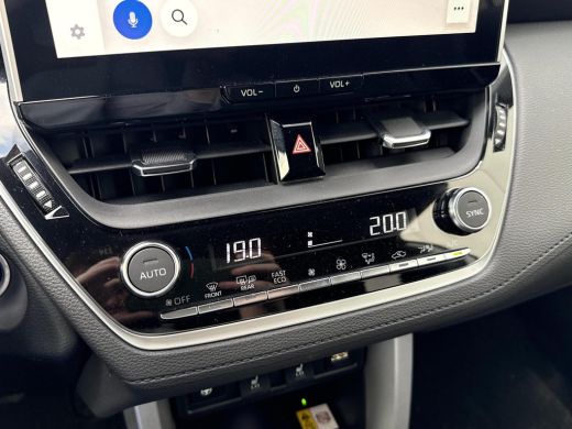 Toyota Corolla Cross Hybrid 140 Dynamic **STOEL EN STUURWIELVERWARMING/ KEYLESS/ ADAPTIEVE CRUISE CONTROL/ 36 MAANDEN ... ActivLease financial lease