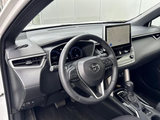 Toyota Corolla Cross Hybrid 140 Dynamic **STOEL EN STUURWIELVERWARMING/ KEYLESS/ ADAPTIEVE CRUISE CONTROL/ 36 MAANDEN ... ActivLease financial lease