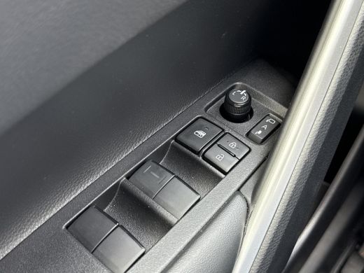 Toyota Corolla Cross Hybrid 140 Dynamic **STOEL EN STUURWIELVERWARMING/ KEYLESS/ ADAPTIEVE CRUISE CONTROL/ 36 MAANDEN ... ActivLease financial lease