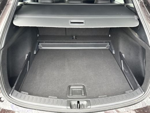 Toyota Corolla Touring Sports 1.8 Hybrid Dynamic **NAVIGATIE/ STOELVERWARMING/ ADAPTIEVE CRUISE CONTROL/ 36 MAANDEN GARANTIE** ActivLease financial lease