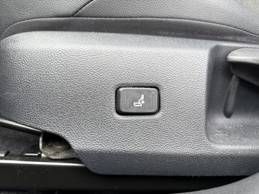 Toyota Corolla Touring Sports 1.8 Hybrid Dynamic **NAVIGATIE/ STOELVERWARMING/ ADAPTIEVE CRUISE CONTROL/ 36 MAANDEN GARANTIE** ActivLease financial lease