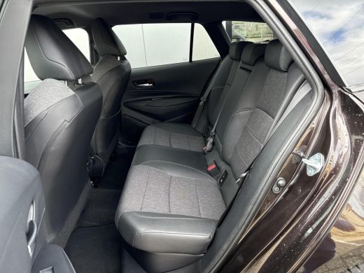 Toyota Corolla Touring Sports 1.8 Hybrid Dynamic **NAVIGATIE/ STOELVERWARMING/ ADAPTIEVE CRUISE CONTROL/ 36 MAANDEN GARANTIE** ActivLease financial lease