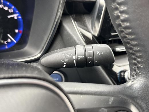 Toyota Corolla Touring Sports 1.8 Hybrid Style **NAVIGATIE/ STOELVERWARMING/ ELEKTRISCHE ACHTERKLEP/ 36 MAANDEN GARANTIE** ActivLease financial lease