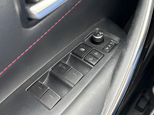 Toyota Corolla Touring Sports 1.8 Hybrid Style **NAVIGATIE/ STOELVERWARMING/ ELEKTRISCHE ACHTERKLEP/ 36 MAANDEN GARANTIE** ActivLease financial lease