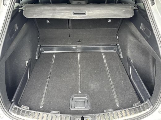 Toyota Corolla Touring Sports 1.8 Hybrid Style **NAVIGATIE/ STOELVERWARMING/ ELEKTRISCHE ACHTERKLEP/ 36 MAANDEN GARANTIE** ActivLease financial lease