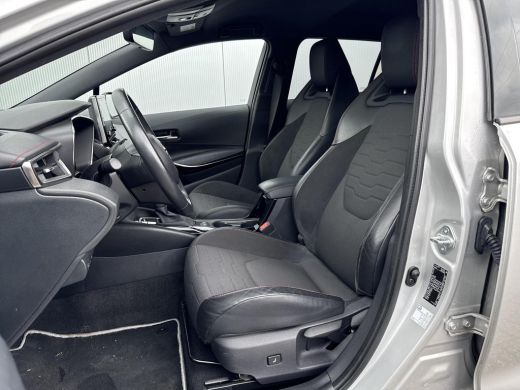 Toyota Corolla Touring Sports 1.8 Hybrid Style **NAVIGATIE/ STOELVERWARMING/ ELEKTRISCHE ACHTERKLEP/ 36 MAANDEN GARANTIE** ActivLease financial lease