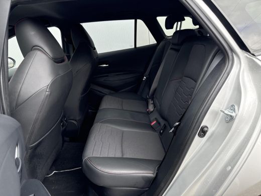 Toyota Corolla Touring Sports 1.8 Hybrid Style **NAVIGATIE/ STOELVERWARMING/ ELEKTRISCHE ACHTERKLEP/ 36 MAANDEN GARANTIE** ActivLease financial lease