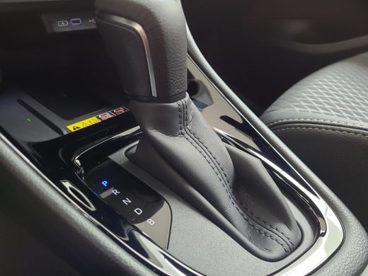 Toyota Yaris 1.5 Hybrid 130 Executive | Apple CarPlay | Blindspot | Navigatie | Rijklaarprijs incl. garantie | ActivLease financial lease