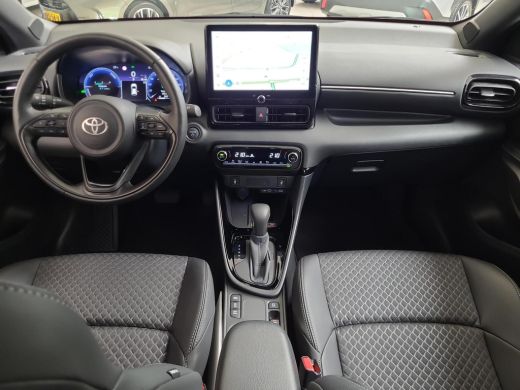 Toyota Yaris 1.5 Hybrid 130 Executive | Apple CarPlay | Blindspot | Navigatie | Rijklaarprijs incl. garantie | ActivLease financial lease