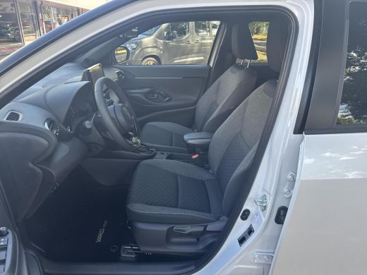 Toyota Yaris Cross 1.5 Hybrid 130 Dynamic | 06-10141018 Voor meer informatie ActivLease financial lease